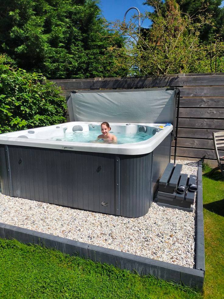 Консультация по выбору спа-бассейна: Семья Сергея выбирает Joy Spa JY 8018