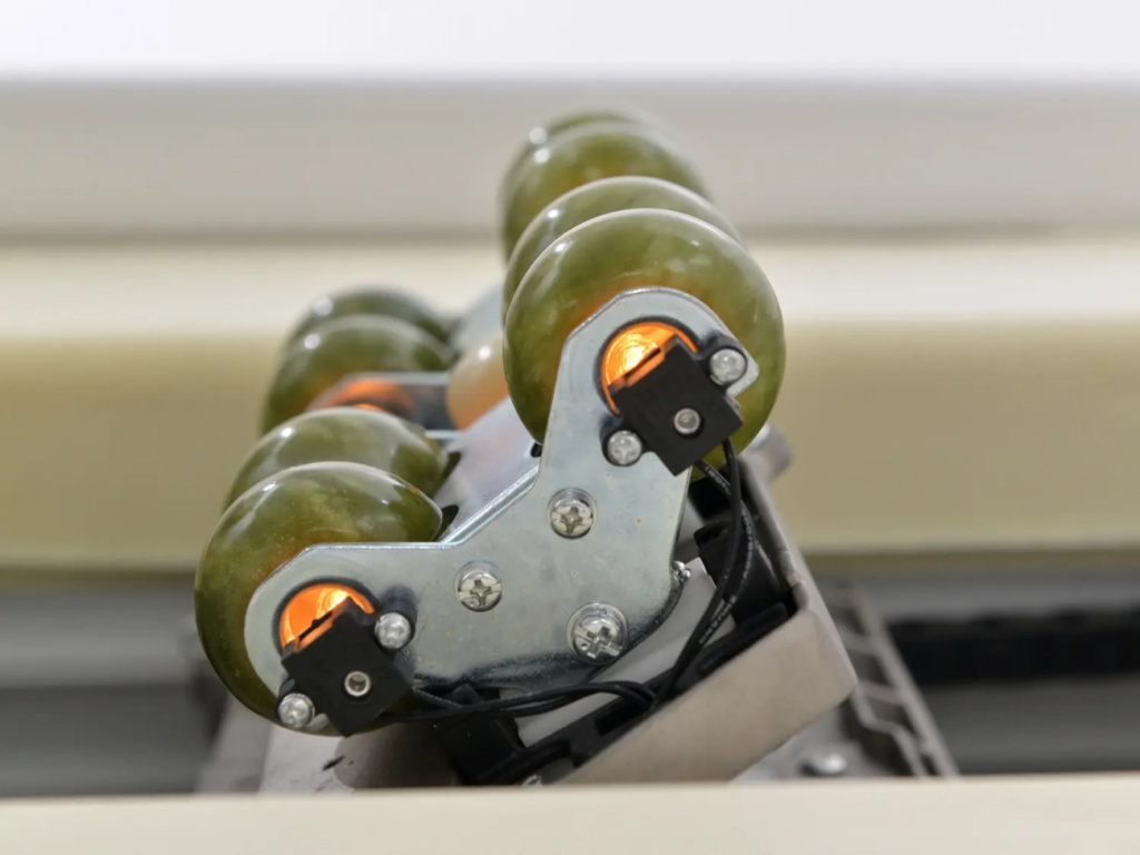 massajnaya_krovat_lotys_r518_9 (1).jpg